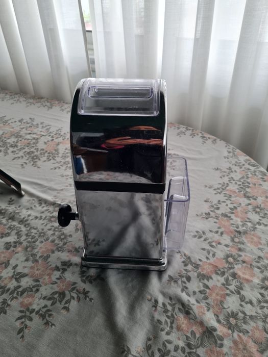 Máquina manual partir gelo