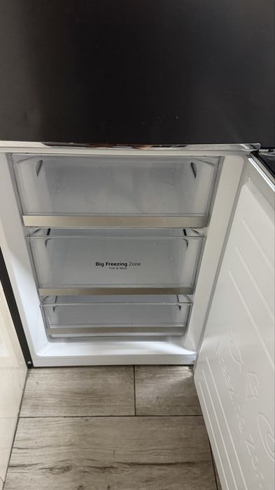 Frigorífico LG GBB72MCDFN – Avariado / Para Peças ou Reparação