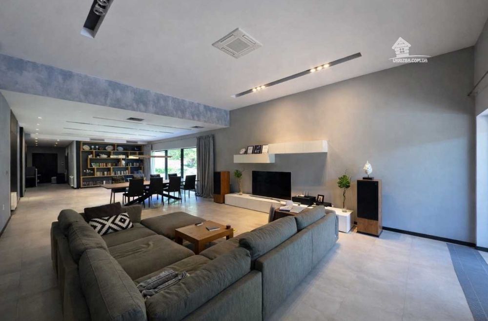 Новий будинок VIP-рівень. High-tech. Кінотеатр, сауна. До 20 осіб.