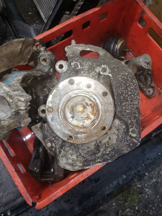 BMW E39 lift zwrotnica prawa przód