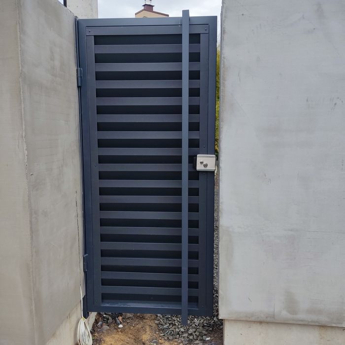 Ворота відкатні та розпашні