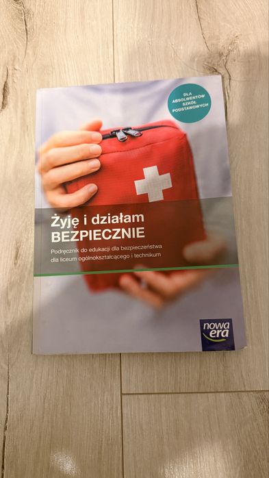 Podrecznik do edb zyje i dzialam bezpiecznie dla liceum/technikum