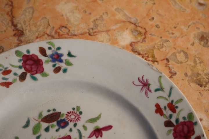 Prato  família rosa  em porcelana companhia das Índias