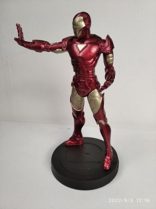 Figurka iron Man  Marvel klasyczna duża ok 13 cm
