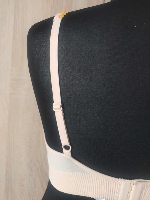 Biustonosz miękki z poduszkami