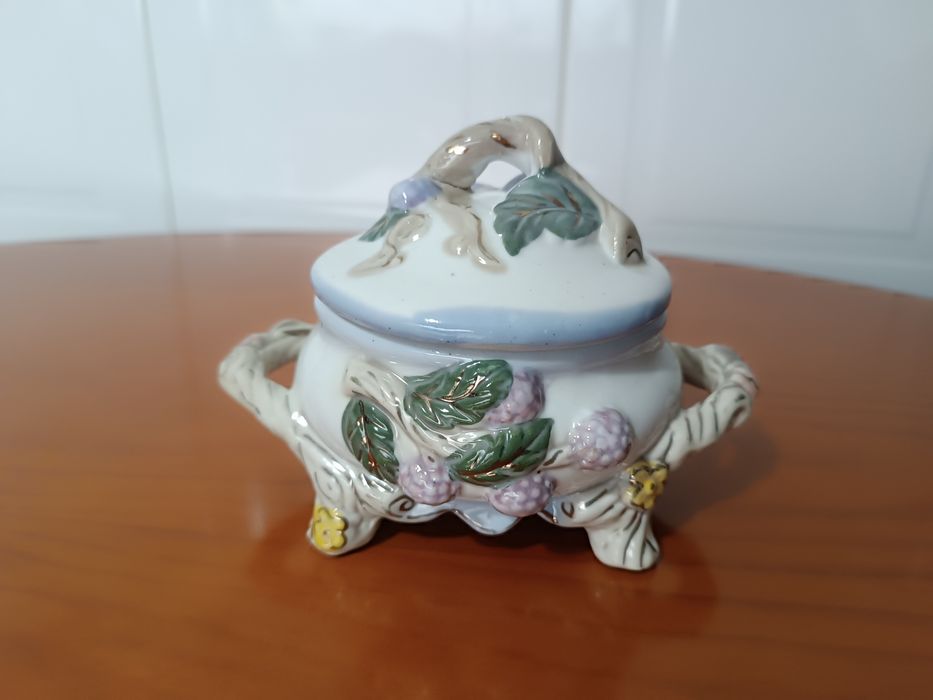 Açúcareiro ou Terrina Pequena. Porcelana Antiga