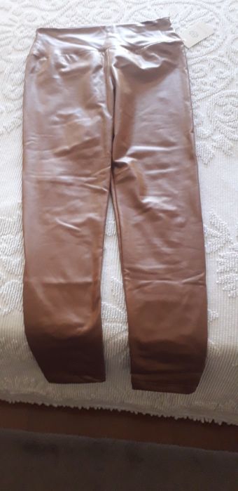 Leggins em ecopele camel
