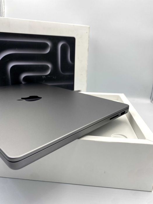 Ноутбук Apple MacBook Pro 14" M3 8/1TB Space Gray (MTL83) 2023