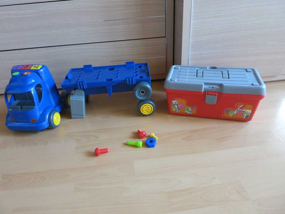 Duża ciężarówka, mechanik warsztat, budowniczy