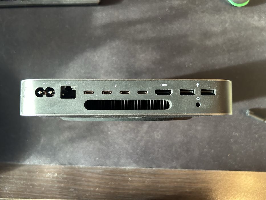 Apple Mac mini Late 2018 (MRTR2)