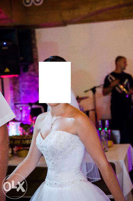 sunknia ślubna biała
