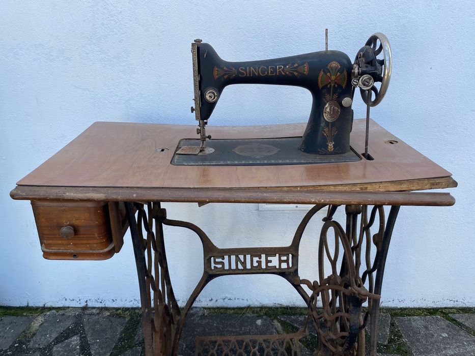 Máquina de Costura Singer