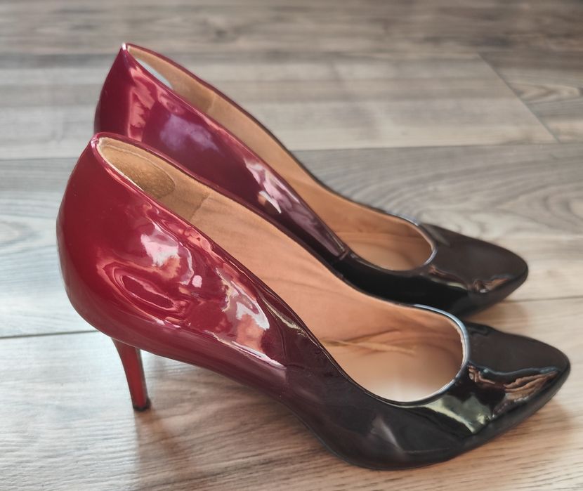 Buty na obcasie.