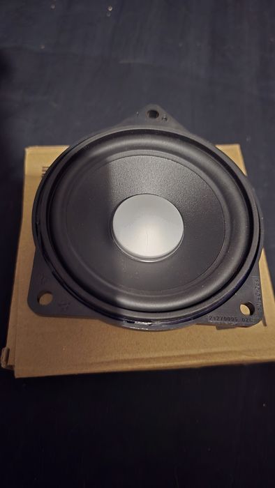 Colunas Bowers & Wilkins BMW