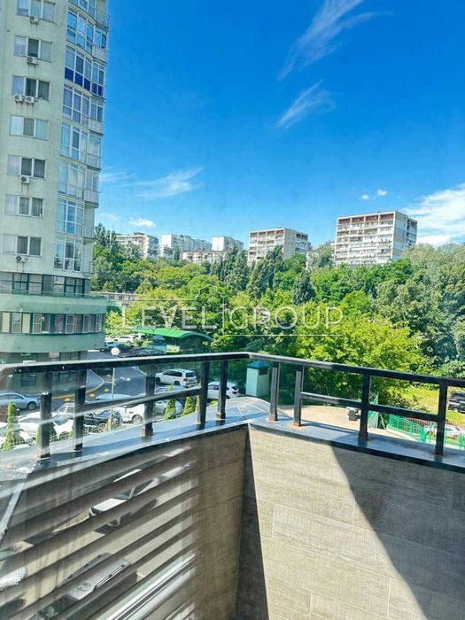 ЖК Пори року (Времена года) 3-к з якісним ремонтом