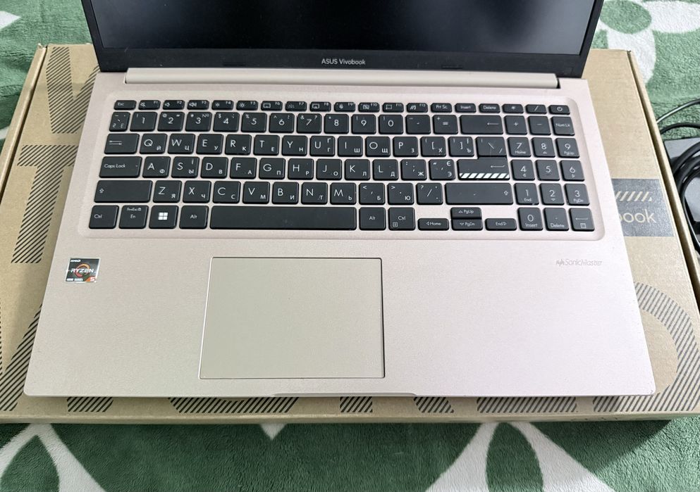 Ноутбук ASUS VivoBook / Ryzen 7
