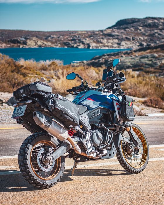 BAIXA DE PREÇO - BMW F 900 GS Trophy – Configuração Completa de Fábrica + Acessórios Aftermarket
