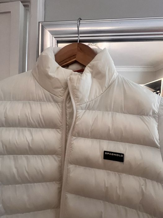 Vendo blusao penas novo