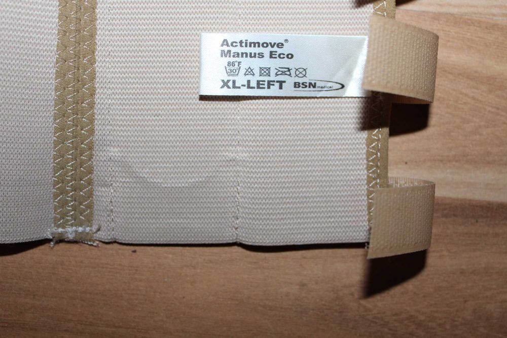 Бандаж - тутор на зап'ястя Actimoui Mamus Eco на лiву руку.