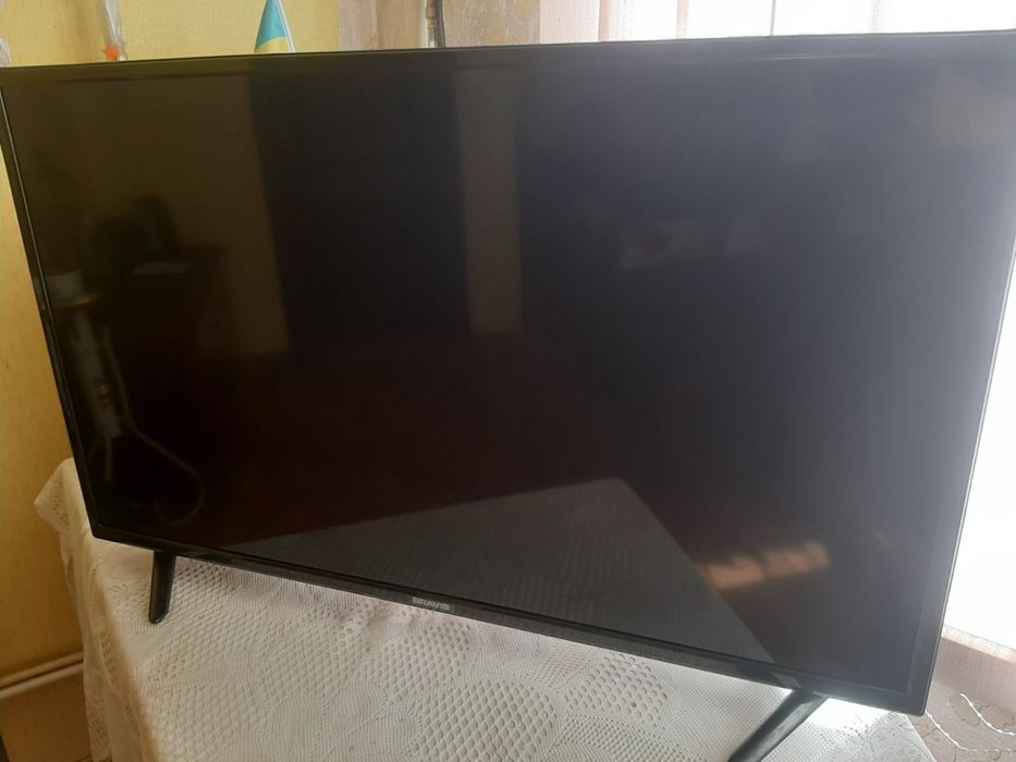 Телевізор Bravis led 40d1070