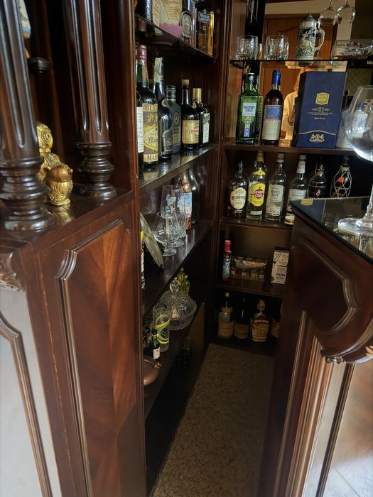 Bar em mogno, como novo