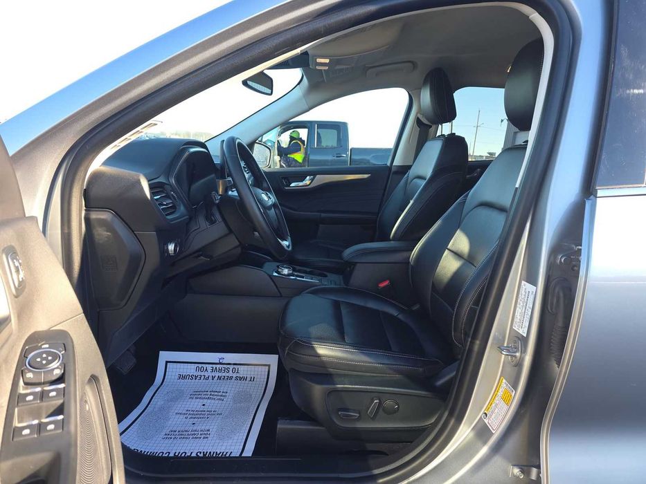 2022 Ford Escape Hybrid Titanium