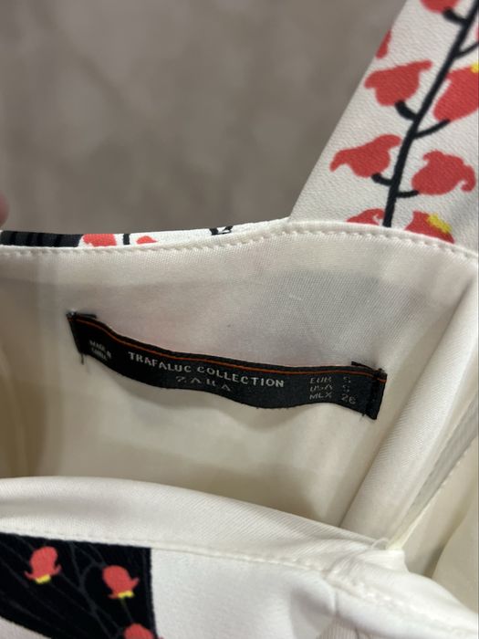 Комбінезон Zara з конваліями , розмір s