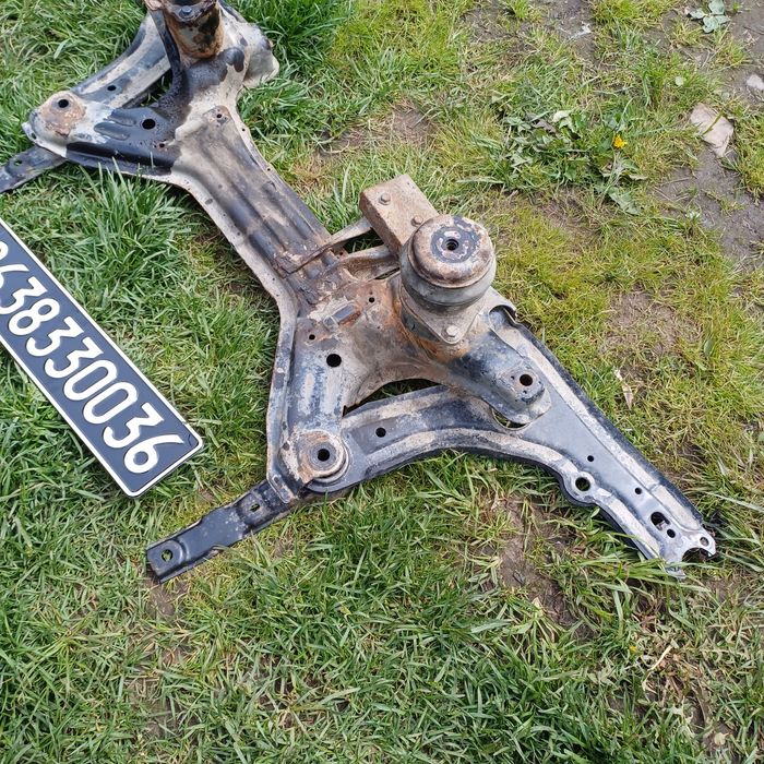 Volkswagen Golf 3 підрамник балка