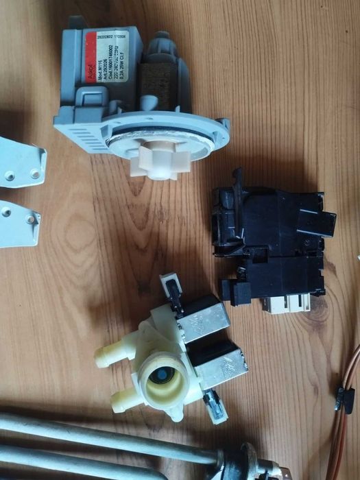 Двигун до Ariston AVTF 109 та інше