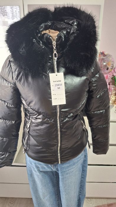 Nowa śliczna kurtka lakierowany mat M