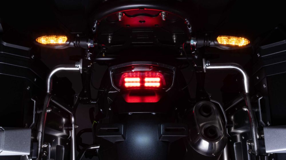 Motocykl Junak RX 600 z kuframi - dostawa