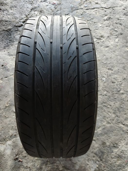 Yokohama Advan Fleva V701 225/40/18 92W XL