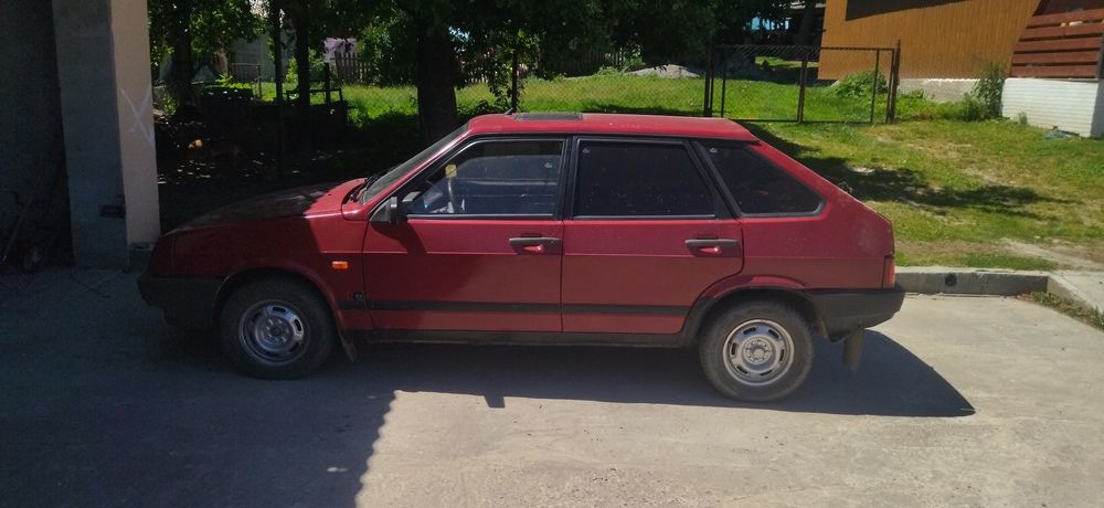 Продам ВАЗ 2109 торг присутній