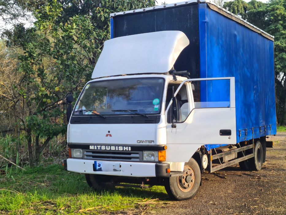Mitsubishi Canter FH 100 de 1993, pronto a trabalhar, versão pesada.