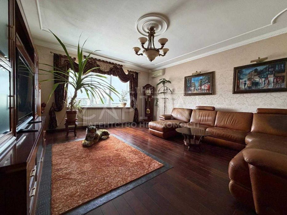 Apartment in Kyiv, Obolon - View 2