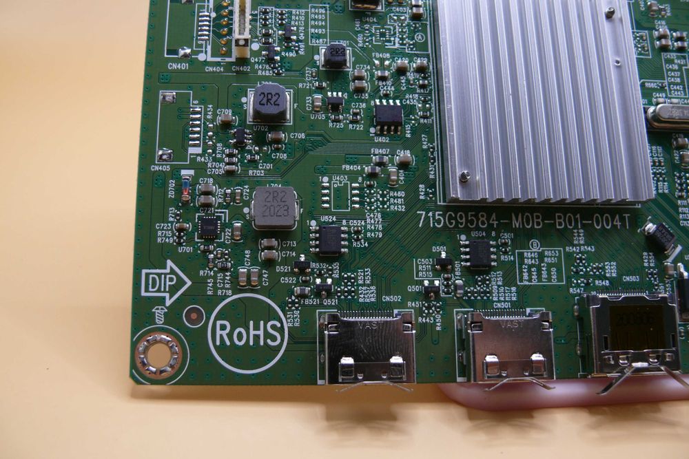 Placa principal com a referência 715G9584-MOB-B01-004T.