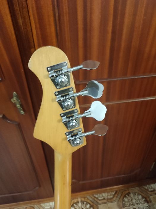 Guitarra baixo  DI MAVERY