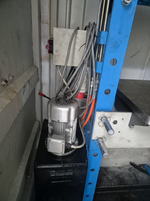 Prasa 50t solidna mocne łoże