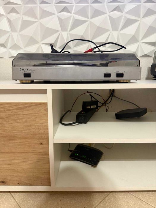 Gira-Discos ION ttUSB05