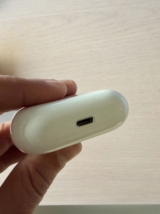 AirPods Pro 2021