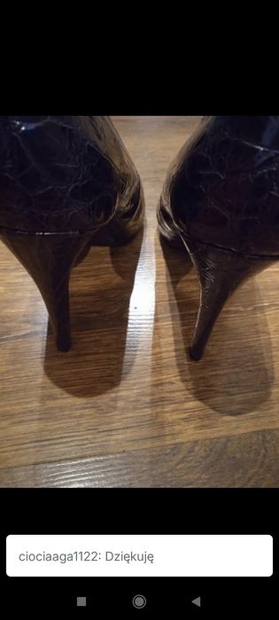 Wiązane buty na obcasie