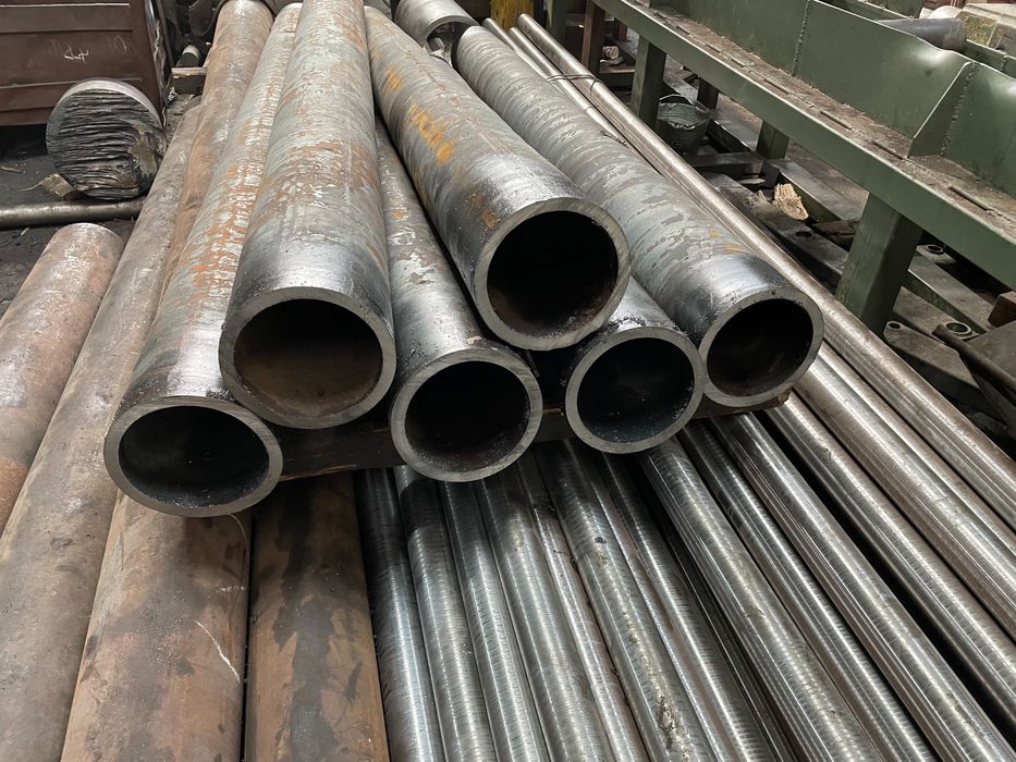 Труби бесшовні на складі
