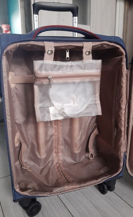 Walizka GBR Premium Globtroter 50cm. granatowa.