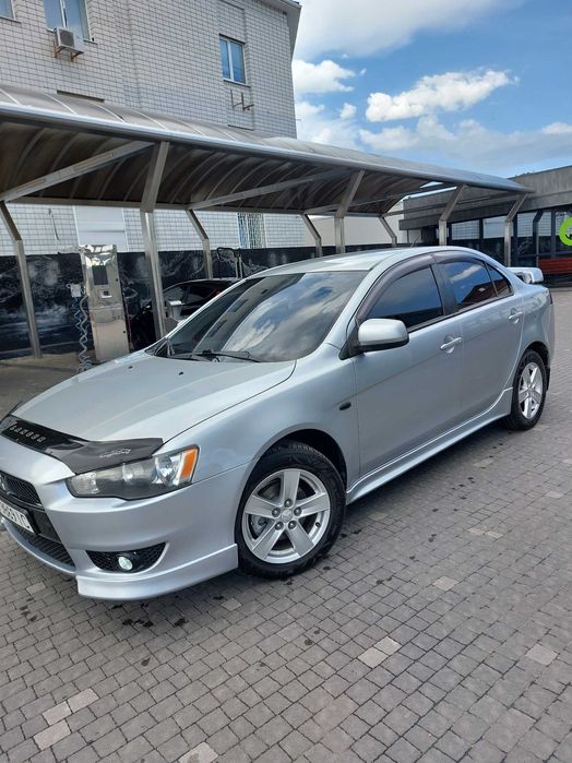 Продам власне авто Mitsubishi Lanser