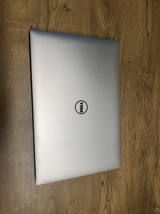 Dell XPS 15 9560 | i7 | 16GB | 512SSD | GTX 1050 | 4K