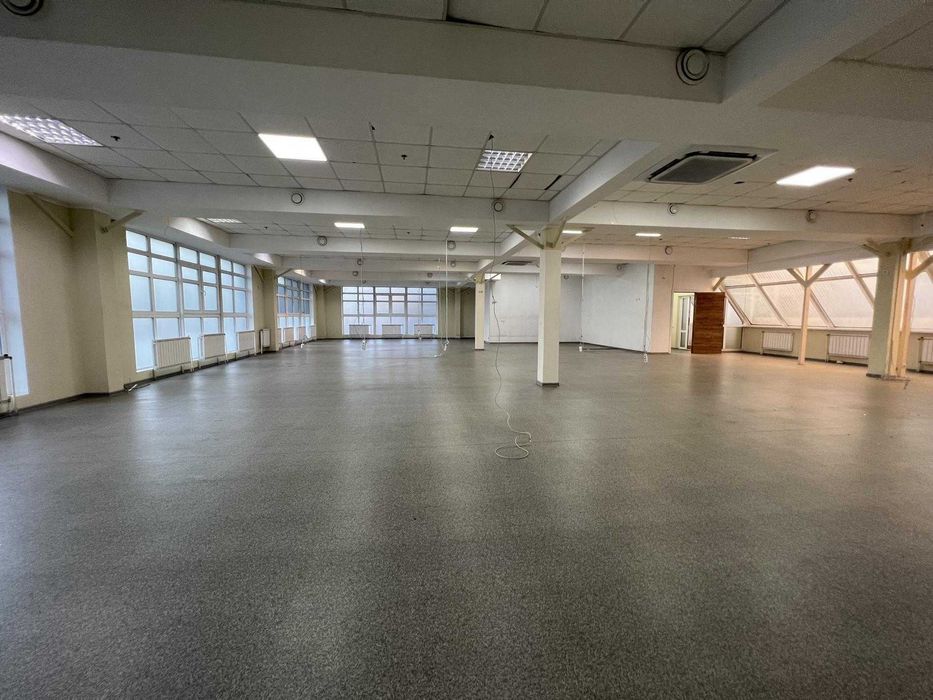 Продажа фасадного помещения ул Вадима Гетьмана 1 (833 м2)