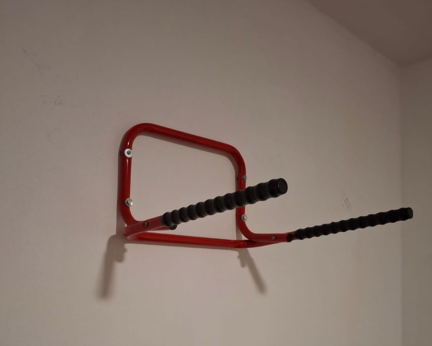 Vendo suporte de parede para bicicletas