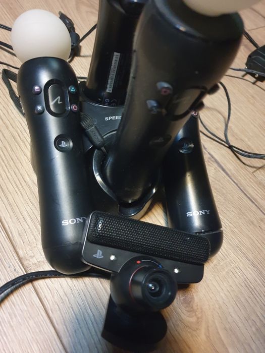 4x Playstation Move + Kamera + Ładowarka