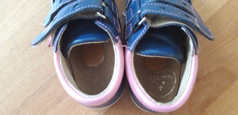 buty Aurelka usztywniany zapiętek roz. 23 dł. wkł. 15,5 cm (szafa Mai)