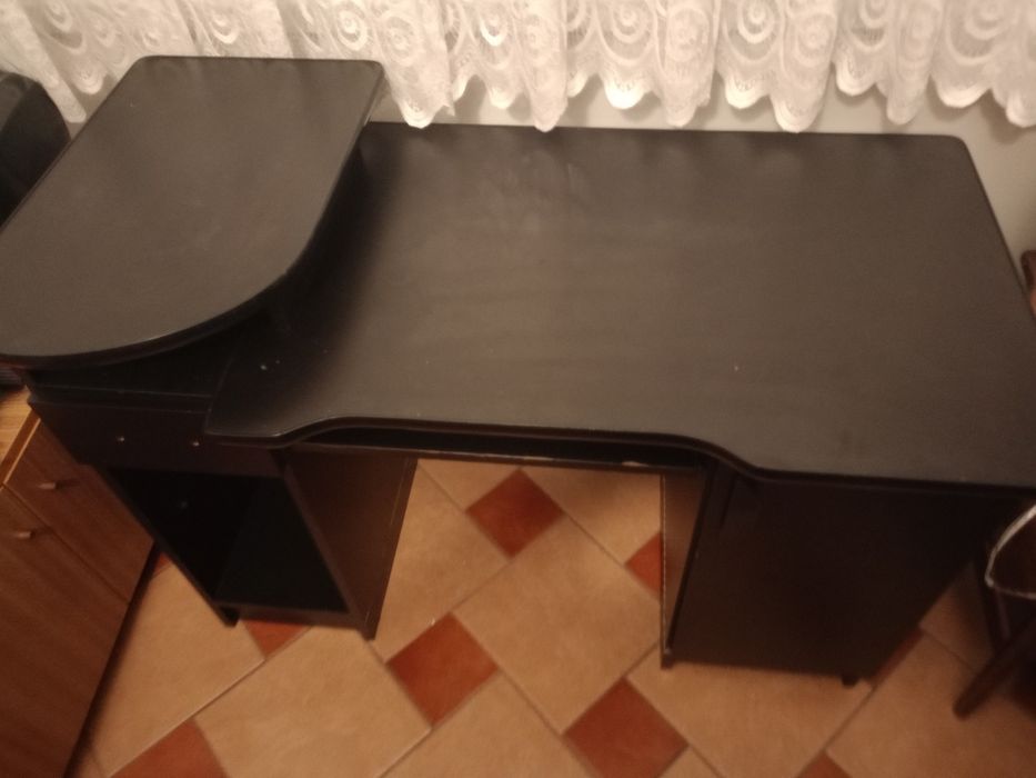 Sprzedam biurko cena 150 zł do lekkiej nego
